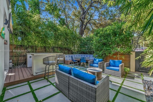 Building Photo - 7440 SW 56th Ct