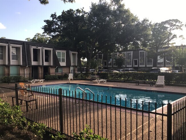 Building Photo - 12633 Memorial Dr