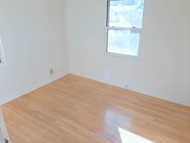 Building Photo - 808 Carlisle Blvd NE