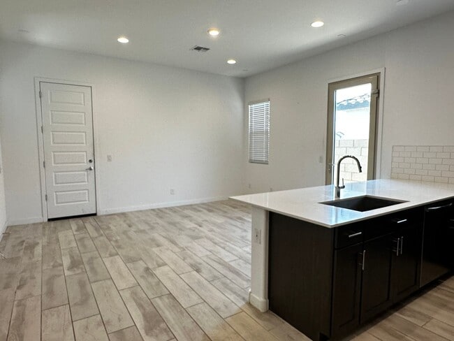 Building Photo - ALL UTILITIES INCLUDED CHANDLER CASITA W/ ...