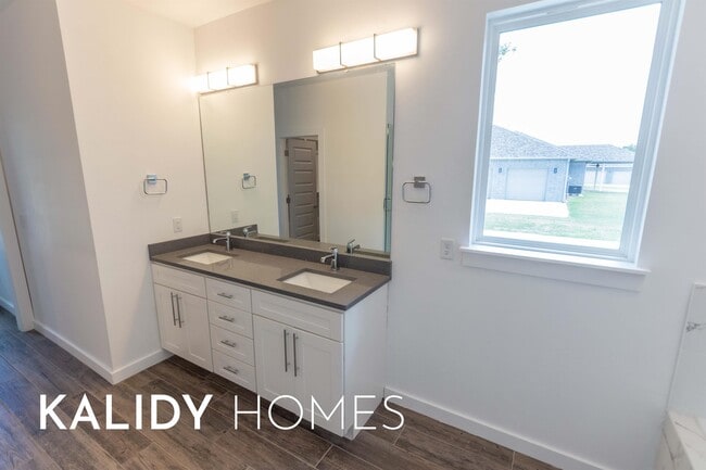 Building Photo - 1679 Kalidy Dr