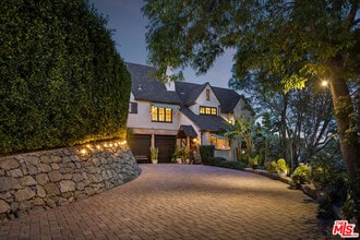 Building Photo - 3340 Durand Dr