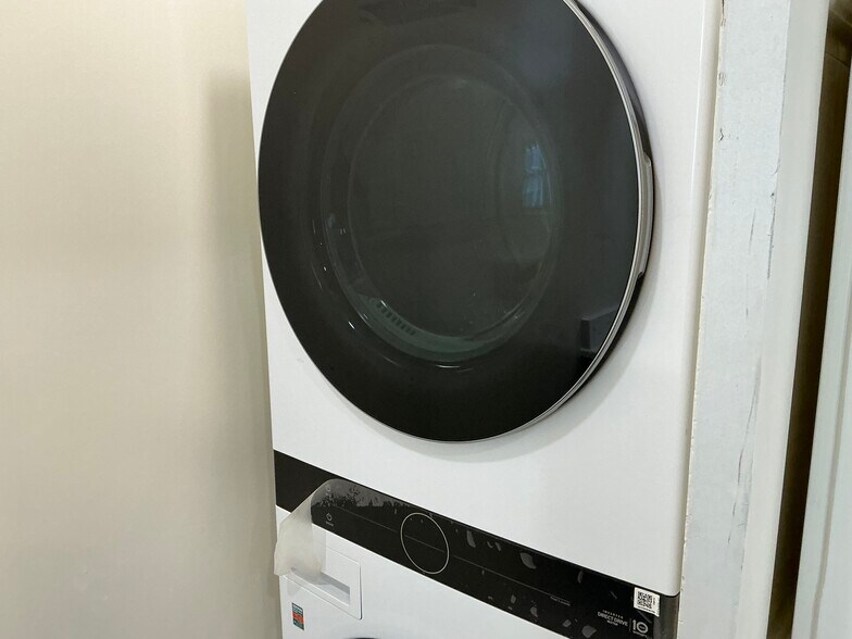 Building Photo - 176 Weequahic Ave