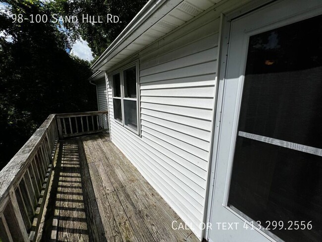 Building Photo - Charming 3 BR in a Quiet Amherst Location