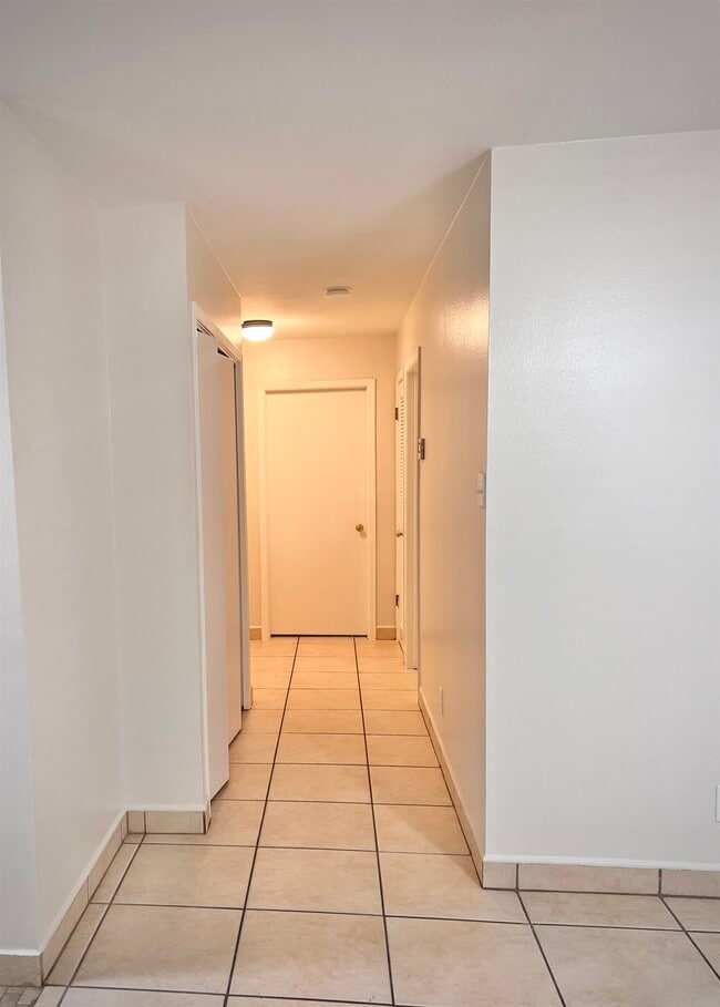 Building Photo - 1515 Quail Creek Rd