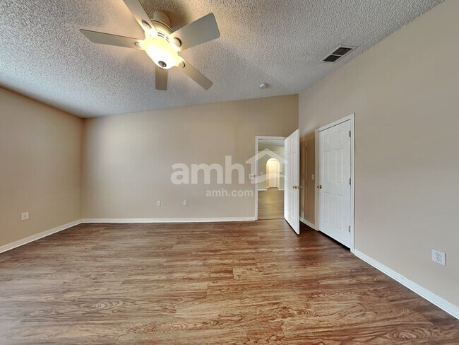 Building Photo - 10418 Maronda Dr