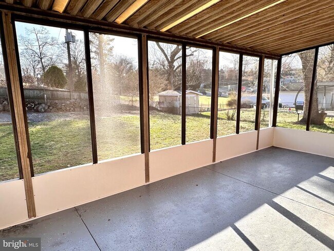 Building Photo - 6406 Wilcox Ct