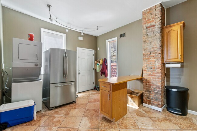 Unit 2 - 1764 Perrysville Ave
