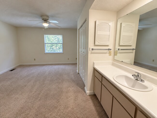 Building Photo - 2518-202 Avent Ferry Road