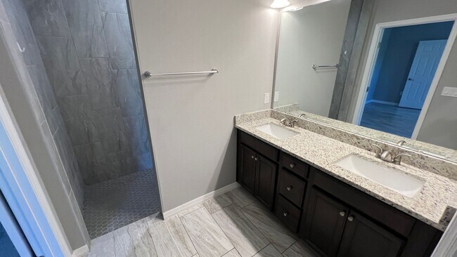 Building Photo - Beautiful 3 Bedroom Palm Bay Home with Upgrades & No Water Bill!