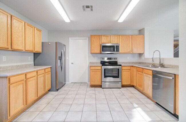 Building Photo - 5945 N 73rd Dr