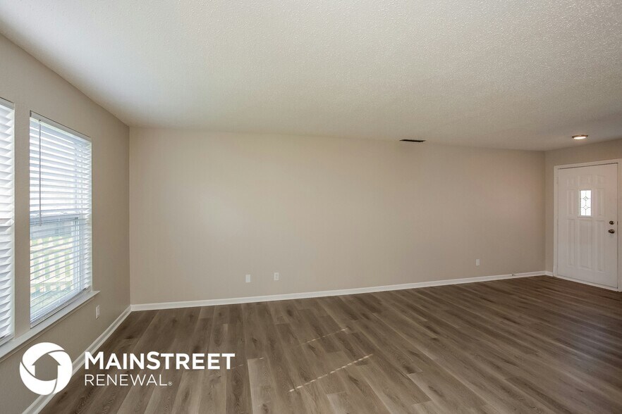 Building Photo - 10801 Sweetsen Rd