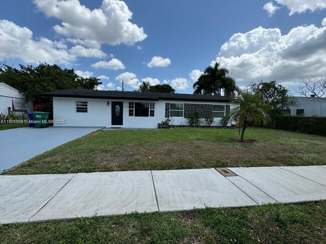Primary Photo - 4529 SW 24th St