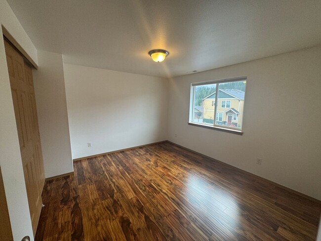 Building Photo - Application Pending - 3 Bedroom House For ...
