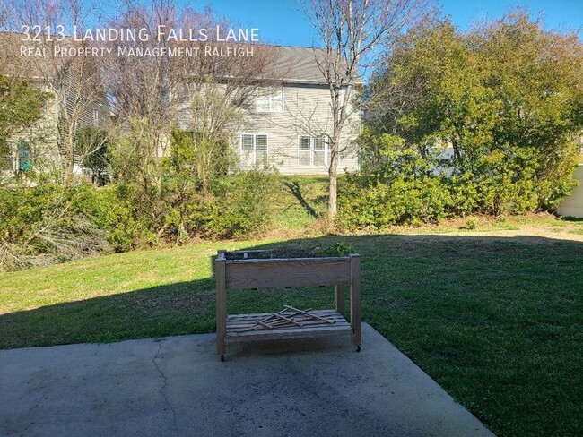 Building Photo - 3213 Landing Falls Ln