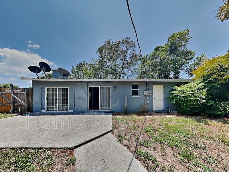 Building Photo - 6153 Spring Hill Dr