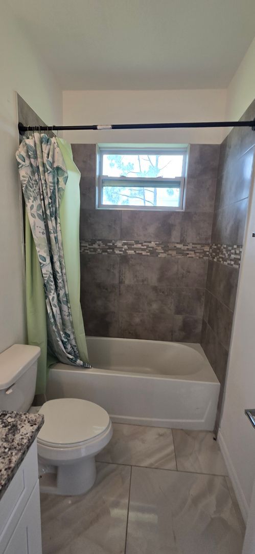 Building Photo - GREAT SW LEHIGH LOCATION-THREE BEDROOM -2 BATH-MOVE IN READY