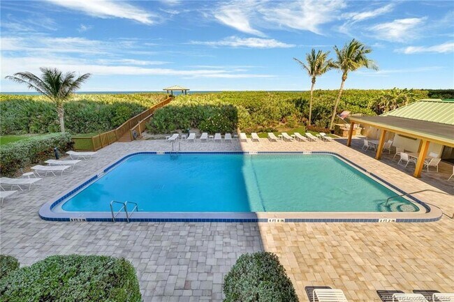 Building Photo - 10000 S Ocean Dr
