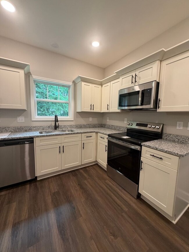 Building Photo - 1711 Golf Club Ln NW