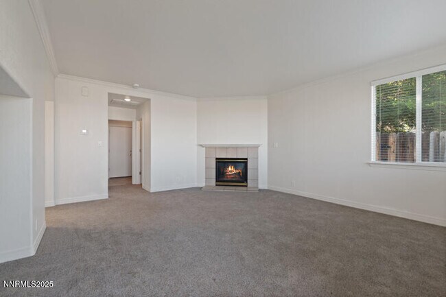 Building Photo - 7021 Heatherwood Dr