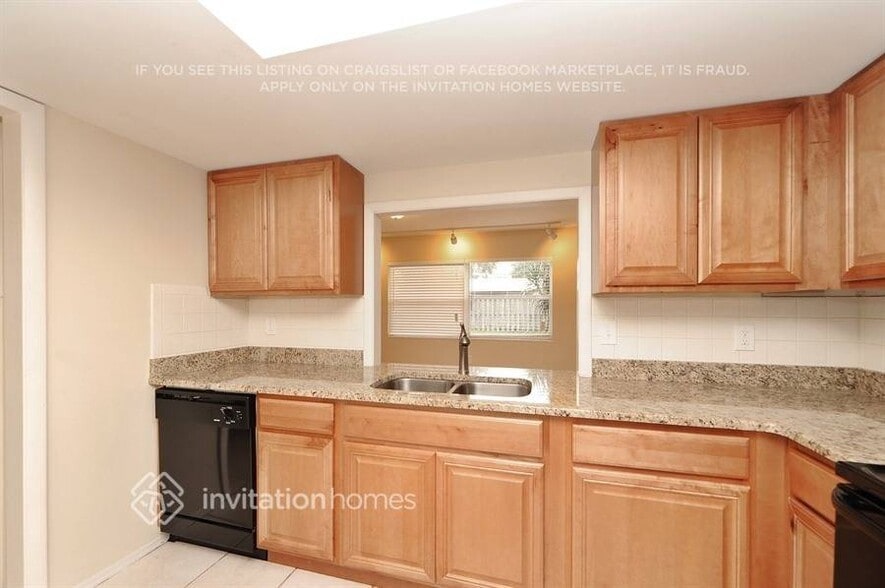 Building Photo - 3619 York Dr W