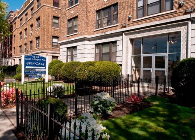 Building Photo - The Twin Oaks