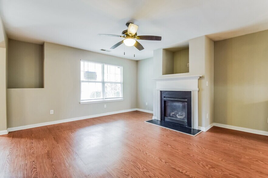 Building Photo - 554 S Fortune Way