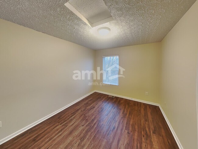 Building Photo - 7901 Chapel Stone Rd