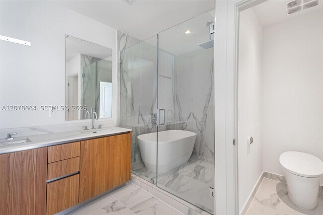 Building Photo - 1400 Biscayne Blvd