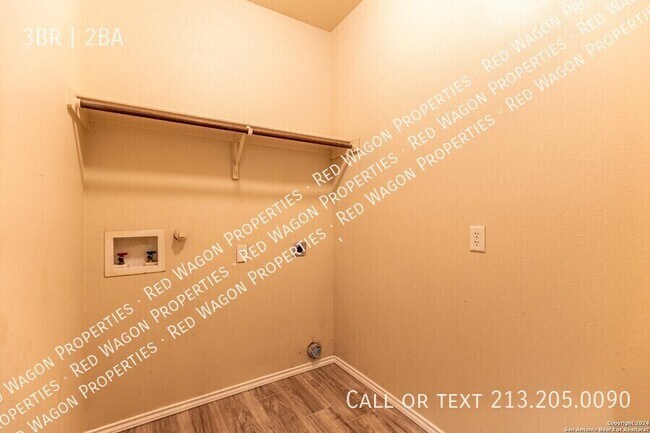 Building Photo - 7226 Golf Way