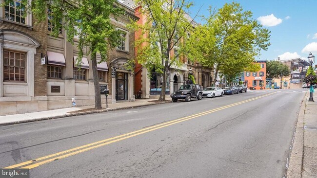 Building Photo - 22 N Main St