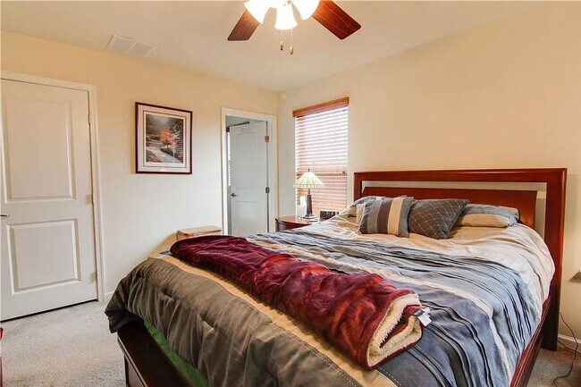 Building Photo - 506 Broadmore Ln