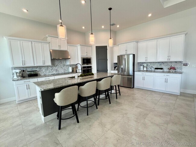 Building Photo - 9221 SW Esule Way