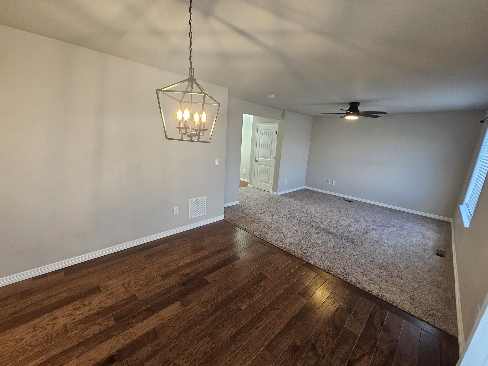 Building Photo - 9996 Castor Dr