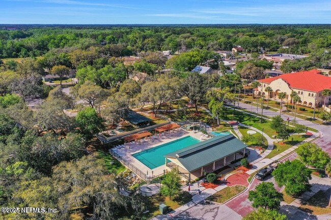 Building Photo - 1561 Stonebriar Rd