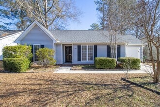 Building Photo - Spacious 3BR/2BA Home Near Fort Jackson & VA Hospital *Military Discount Offered!*