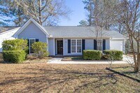 Building Photo - Spacious 3BR/2BA Home Near Fort Jackson & VA Hospital *Military Discount Offered!*