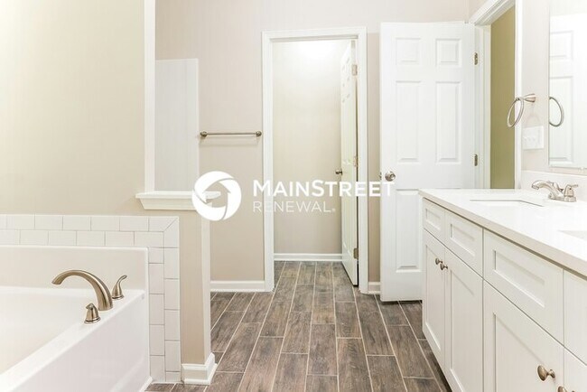 Building Photo - 5 Bedroom Pet-Friendly Home in Conley, GA with Main Street Renewal