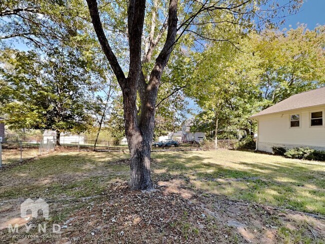 Building Photo - 411 Arrow Bend Rd