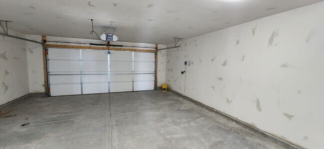 Building Photo - 3049 Chippewa Summit
