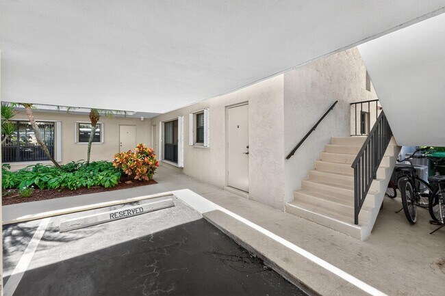 Building Photo - 6 Concourse Dr