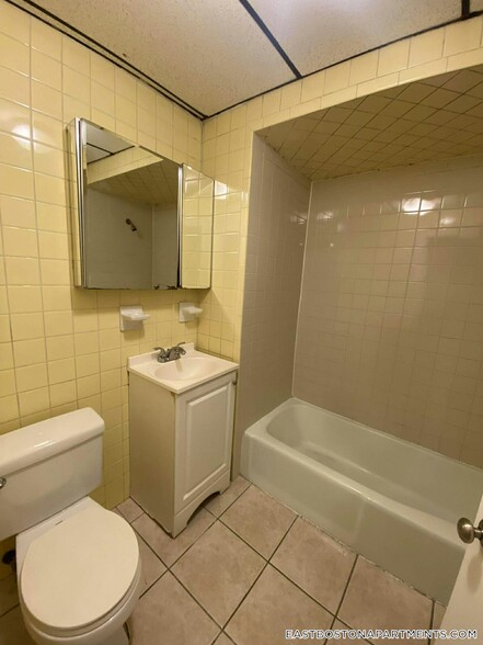 Building Photo - 10 Marion St