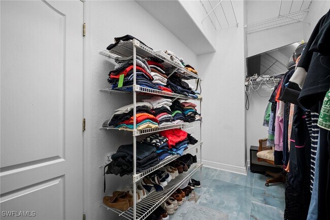 Building Photo - 5024 SW 8th Pl