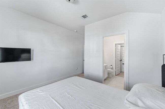 Building Photo - 3125 Stingray Cv Dr