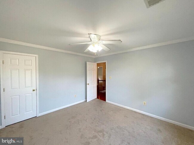 Building Photo - 20871 Freedom Run Dr