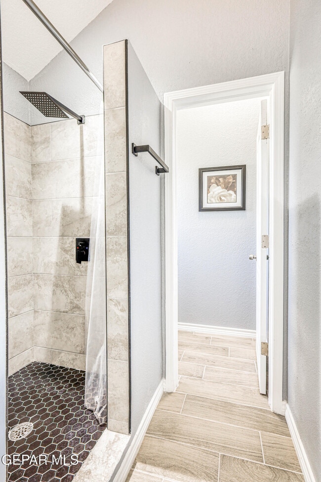 Building Photo - 7333 Golden Hawk Dr