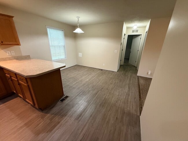 Building Photo - 504 Pettycoat Ln
