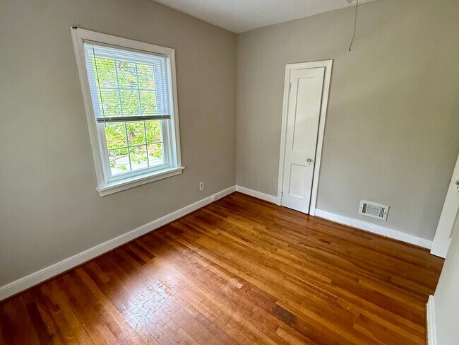 Building Photo - Updated 3BR Home in Coveted Forest Hill Pa...