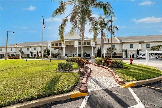 Building Photo - 142 Kent St