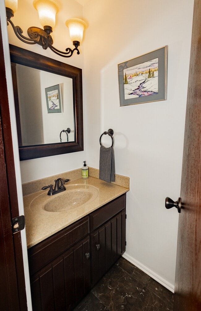 Building Photo - 3191 Sycamore Dr